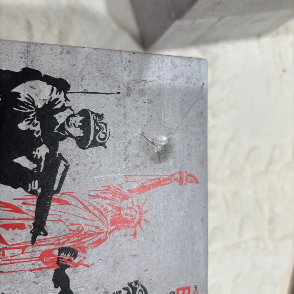 Banksy Fans! 'Unauthorized Exhibition: Genius or Vandal?' Mug - Picture 11 of 11